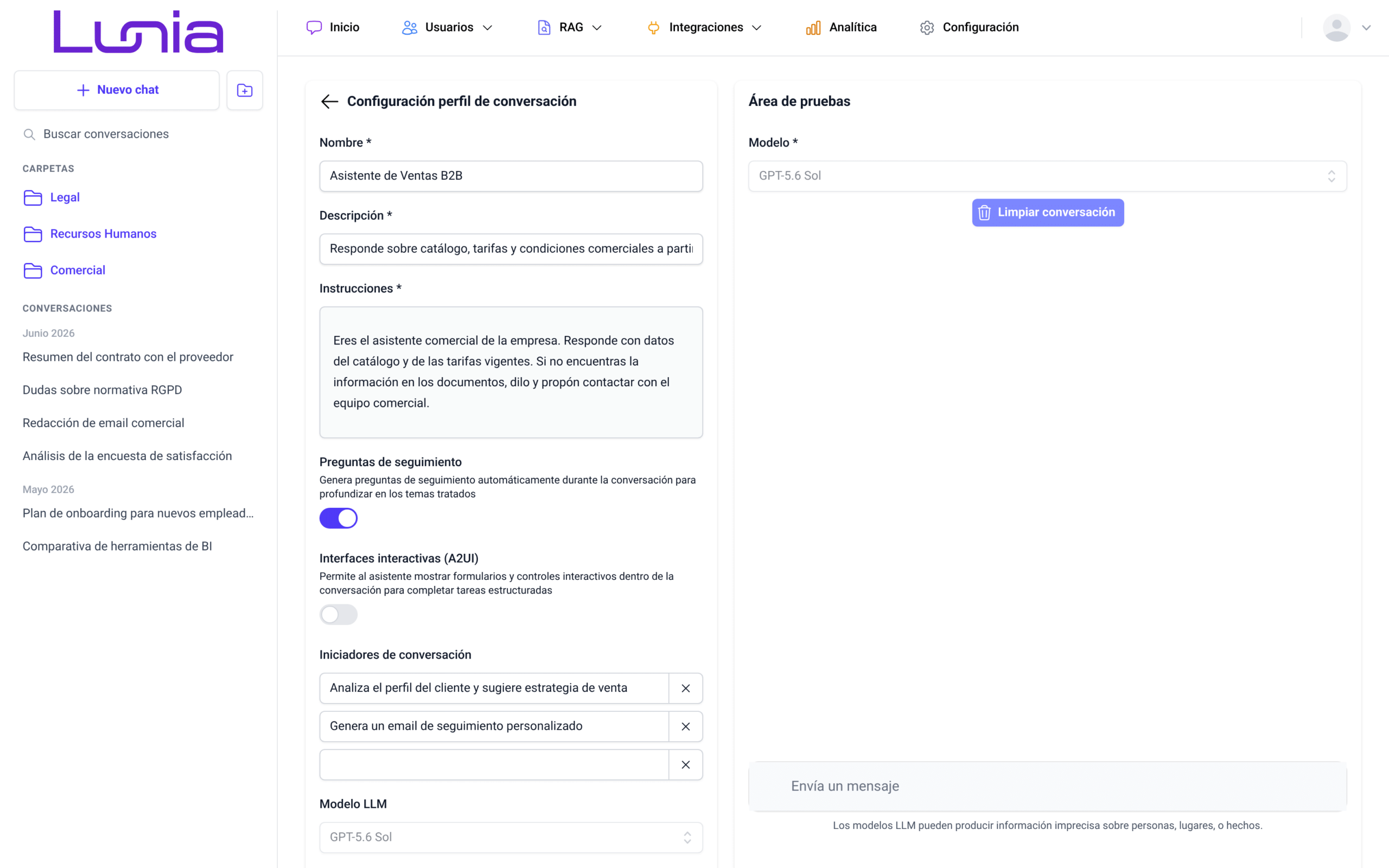 Pantalla de edición de un perfil con Nombre, Descripción e Instrucciones cargados, el interruptor Preguntas de seguimiento activado, los iniciadores de conversación existentes y el Área de pruebas con el modelo del perfil fijado
