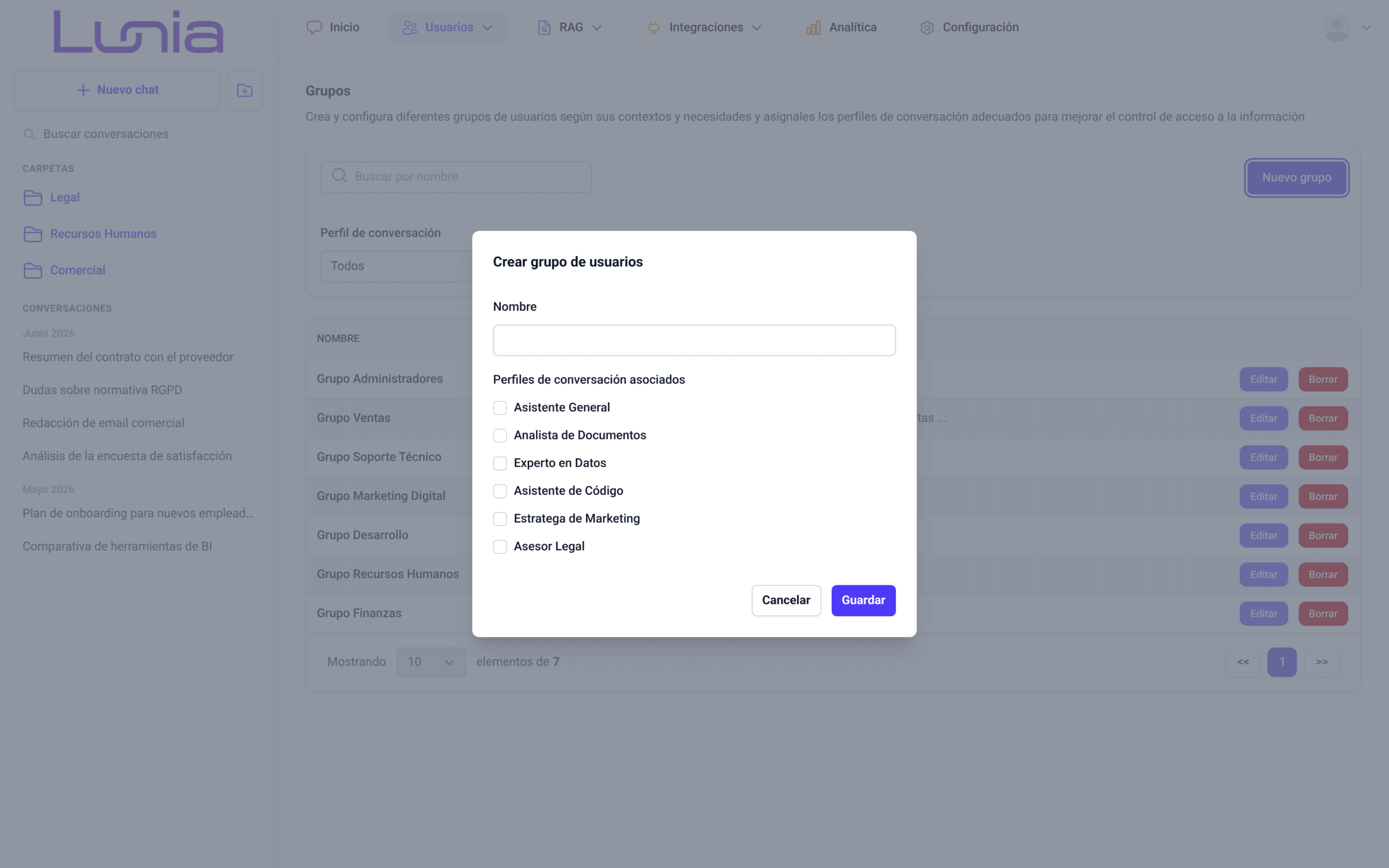 manual-chat-inteligente-11b-grupos-crear-f47a54f1 Ventana Crear grupo de usuarios con el campo Nombre vacío, la lista de perfiles de conversación con casillas y los botones Cancelar y Guardar